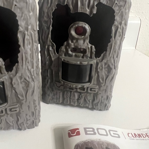 A pair of Bog Clandestine trail, or game cameras. Slightly used. - Picture 3 of 4